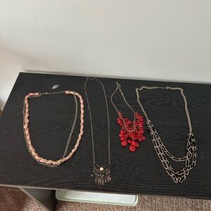 BUNDLE OF 4 NECKLACES